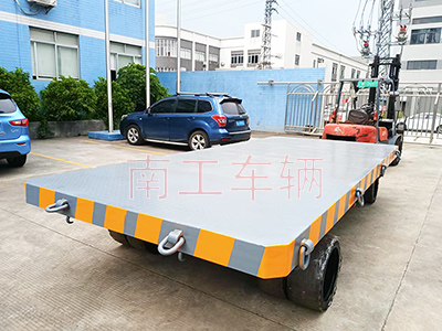 25吨重型华亿(中国)带牵引环工具拖车1I.jpg